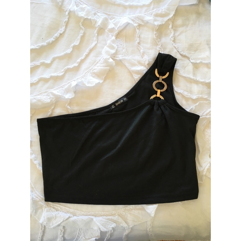 One shoulder crop top😝💫